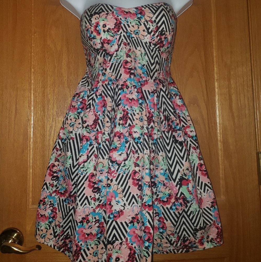 Strapless dress